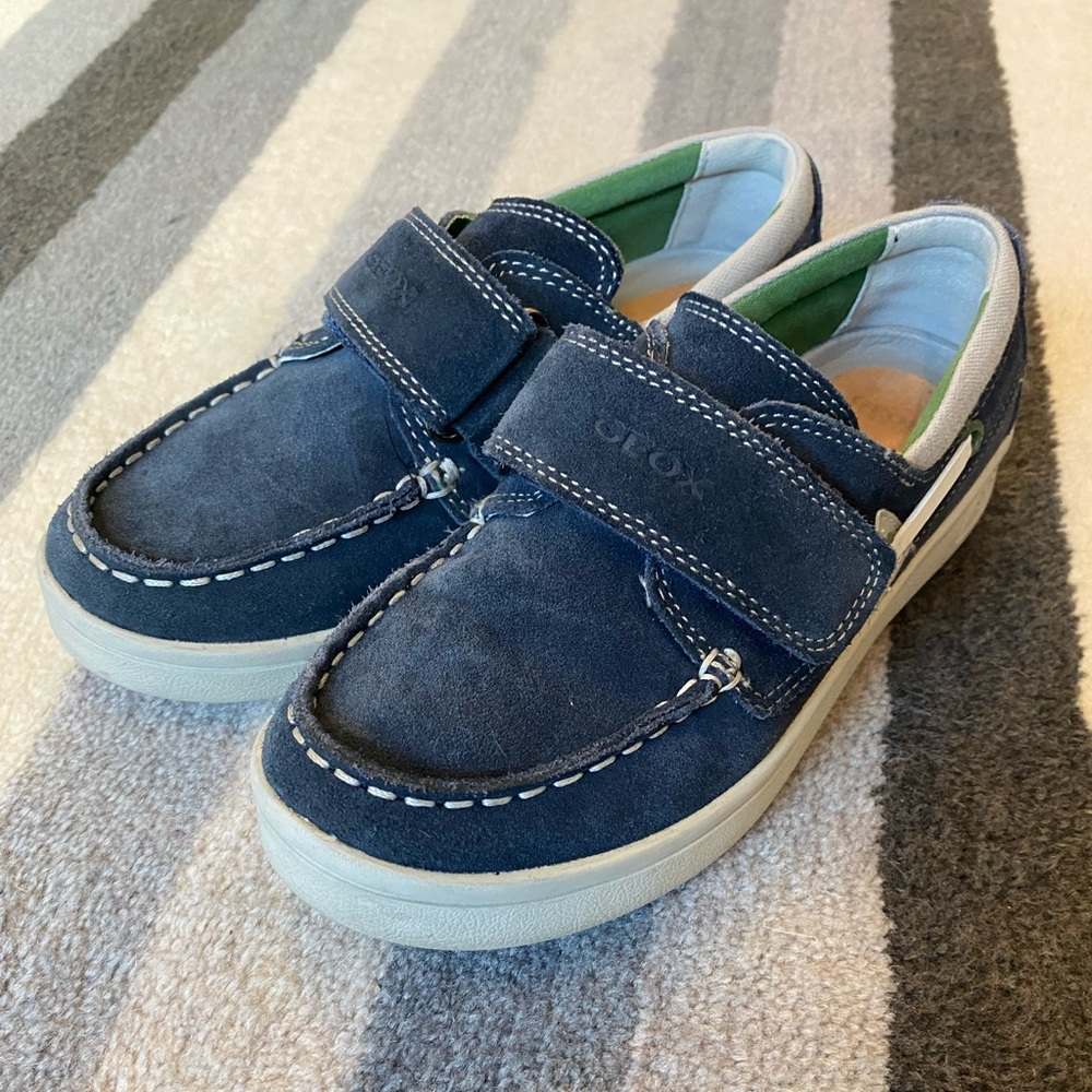 GEOX boy’s J Djrock moccasin. Size 33 or US size 2.